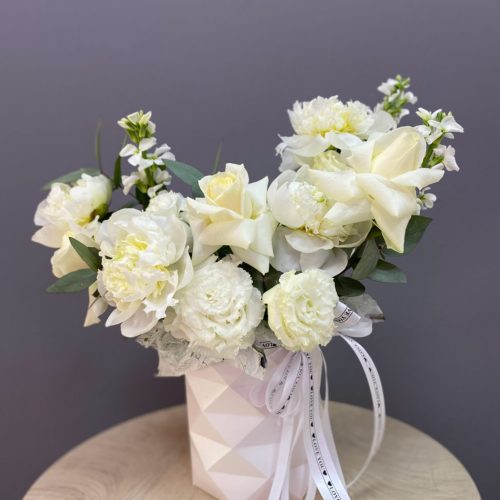 Коробка с цветами "Нежные чувства"