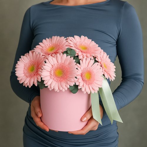 Цветы в коробке «Розовые герберы»